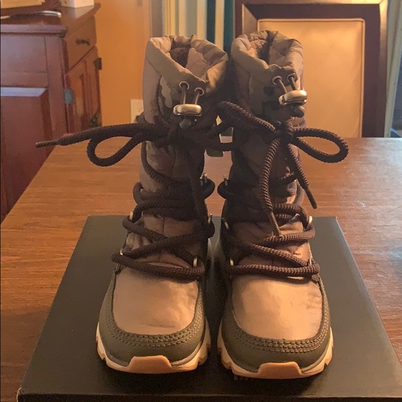 Sorel Kinetic Waterpoof Faux Fur Lined Boots - Picture 4 of 8